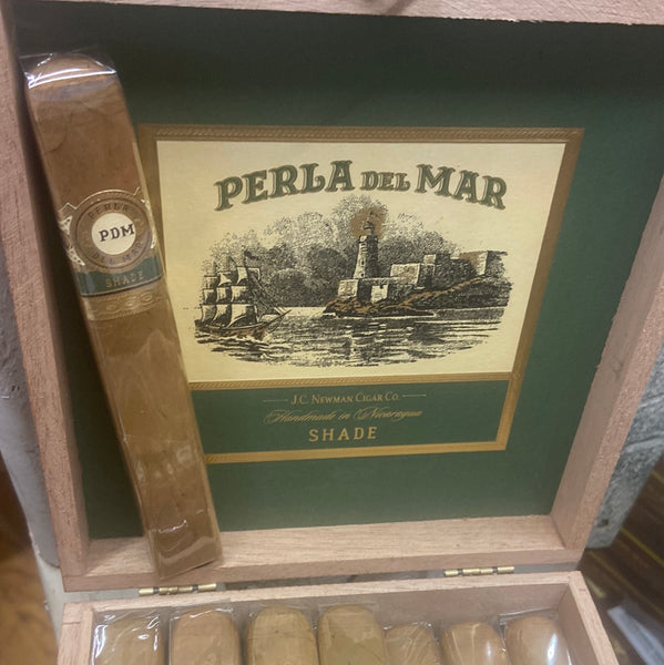 Perla Del Mar Shade Toro 6.25x54